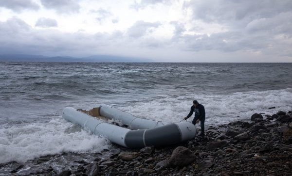 Δεκαοκτώ αγνοούμενοι από ναυάγιο στην κεντρική Μεσόγειο