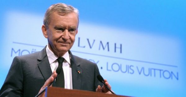 Μπερνάρ Αρνό: Ο δισεκατομμυριούχος Ceo της Lvmh στην κορυφή της λίστας του Forbes