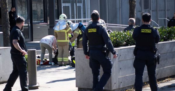 Νεαρός αυτοπυρπολήθηκε μπροστά στην πρεσβεία των ΗΠΑ της Δανίας