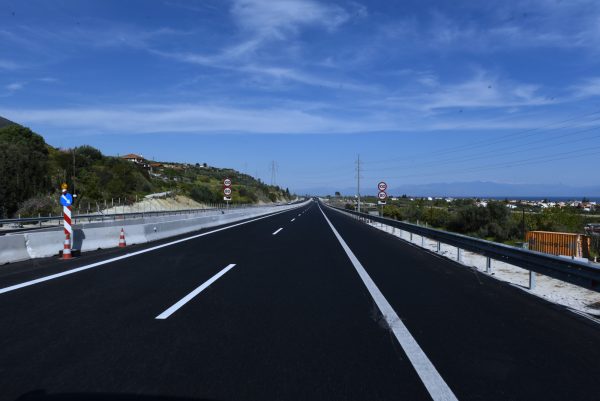 Ο δρόμος που εάν κινείσαι με λιγότερο από 120χλμ/ώρα «τρώς» πρόστιμο