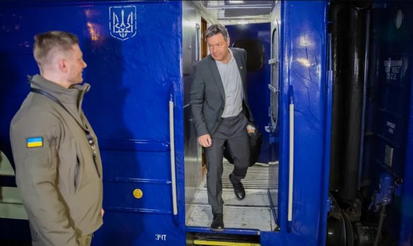 Πόλεμος στην Ουκρανία: Στο Κίεβο ο αντικαγκελάριος της Γερμανίας Ρόμπερτ Χάμπεκ