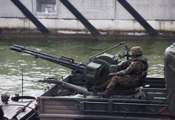 Πόλεμος στην Ουκρανία: Το Κίεβο βλέπει με σκεπτικισμό τις διάφορες ειρηνευτικές πρωτοβουλίες