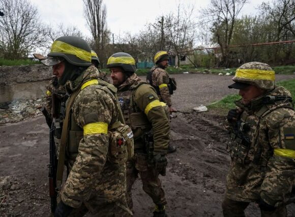 Πόλεμος στην Ουκρανία: Τον Μάϊο θα επιβληθεί η 11η δέσμη κυρώσεων της ΕΕ στη Ρωσία