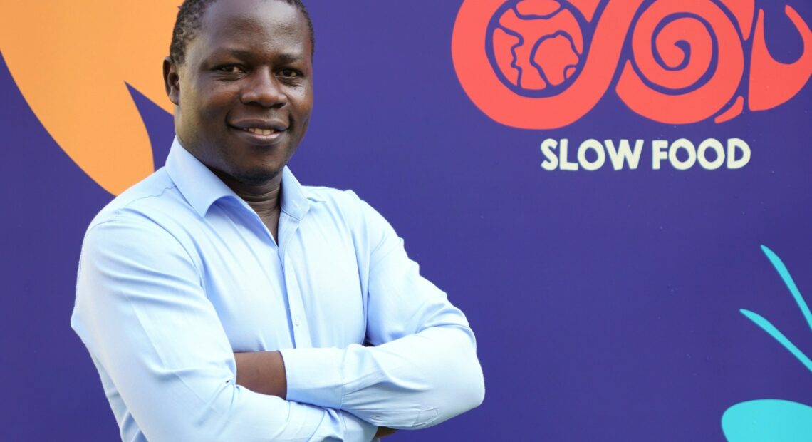 Edward Mukiibi (slow Food Movement): «Μπορούμε να αλλάξουμε τον κόσμο μέσα από το φαγητό»