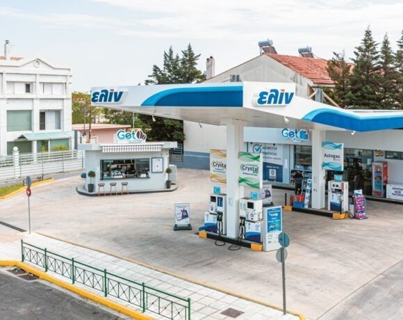 Γιάννης Αληγιζάκης (ΕΛΙΝΟΙΛ): Ο μακροβιότερος μάνατζερ στοχεύει στο ενεργειακό μέλλον