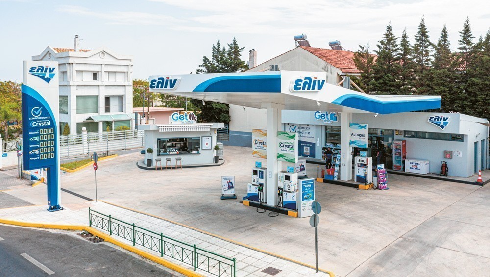 Γιάννης Αληγιζάκης (ΕΛΙΝΟΙΛ): Ο μακροβιότερος μάνατζερ στοχεύει στο ενεργειακό μέλλον