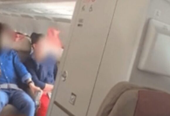 Εφιάλτης στην Νότια Κορέα: Δυσφορία αισθάνθηκε ο επιβάτης που άνοιξε την πόρτα του αεροπλάνου