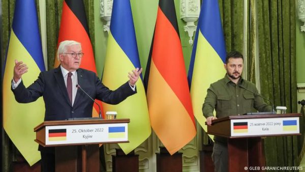 Ουκρανία: Επίσκεψη… Ζελένσκι στη Γερμανία προκαλεί την έντονη αντίδραση του Κιέβου