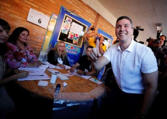 Παραγουάη: Νέος πρόεδρος ο υποψήφιος της Δεξιάς Σαντιάγο Πένια – Νίκησε τον κεντροαριστερό Αλέγκρε