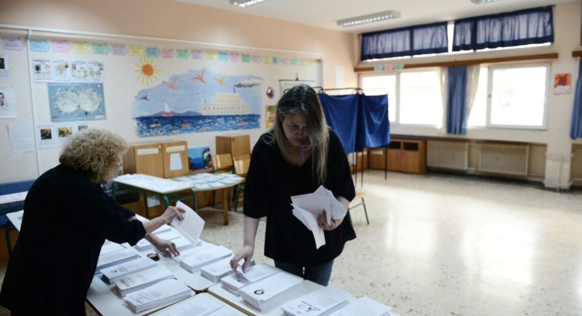 Eκλογές 2023: Η Ελλάδα στις κάλπες – Πώς εξελίσσεται η εκλογική διαδικασία (vids + Pics)