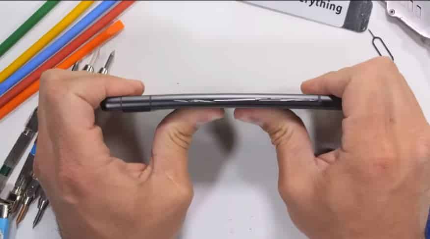 Google Pixel 7a: Εντυπωσιάζει η απόδοσή του στη δοκιμή αντοχής