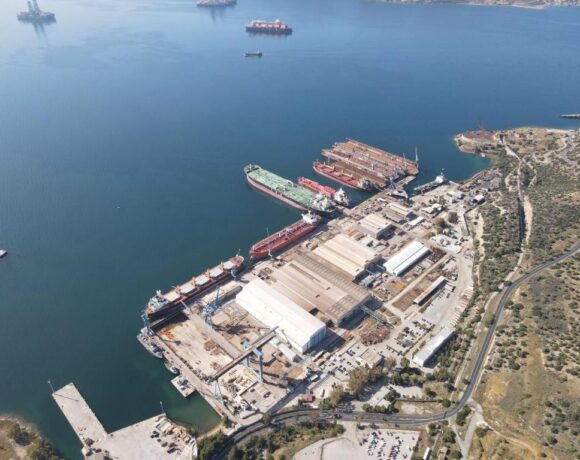 Onex: Δώδεκα πλοία επισκευάζονται στα ναυπηγεία της Σύρου και της Ελευσίνας (pics)