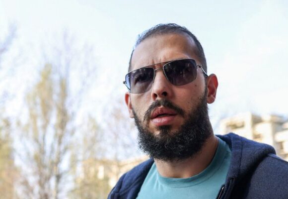 Άντριου Τέιτ: Παραπέμπεται σε δίκη για διακίνηση ανθρώπων