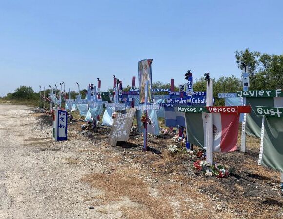 ΗΠΑ: Συνέλαβαν 4 Μεξικανούς για τον θάνατο των 53 μεταναστών στο ρυμουλκούμενο φορτηγού