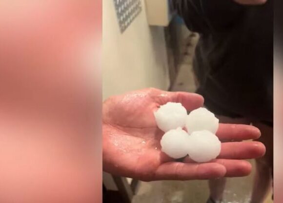 ΗΠΑ: Χαλάζι σε μέγεθος μπάλας του γκολφ τραυμάτισε 90 ανθρώπους και ακύρωσε συναυλία