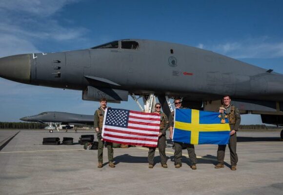 Σουηδία: Προσγειώθηκαν για πρώτη φορά στο έδαφός της στρατηγικά βομβαρδιστικά των ΗΠΑ