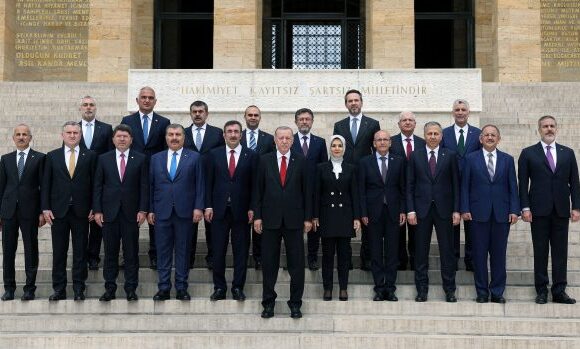 Τουρκία: «Η ενός ανδρός αρχή» του νάρκισσου Ερντογάν 
