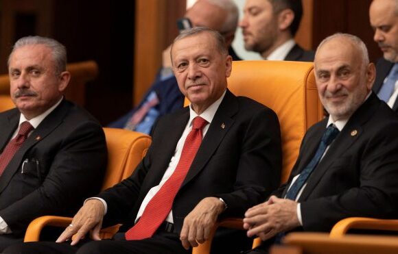 Τουρκία: Στις 2μμ η ορκωμοσία του Ερντογάν – Την Ελλάδα θα εκπροσωπήσει ο Κασκαρέλης – Παρών και ο Δ