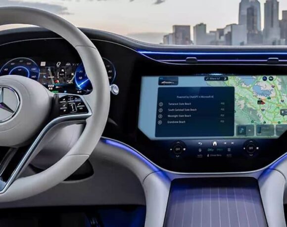 Mercedes Benz: Φέρνει το Chatgpt στα αυτοκίνητα σαν βοηθό