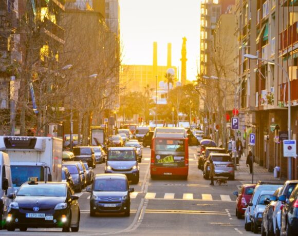 Βαρκελώνη: Ο φόρος της Amazon και το «φρένο» στο ηλεκτρονικό εμπόριο (pic + Tweet)