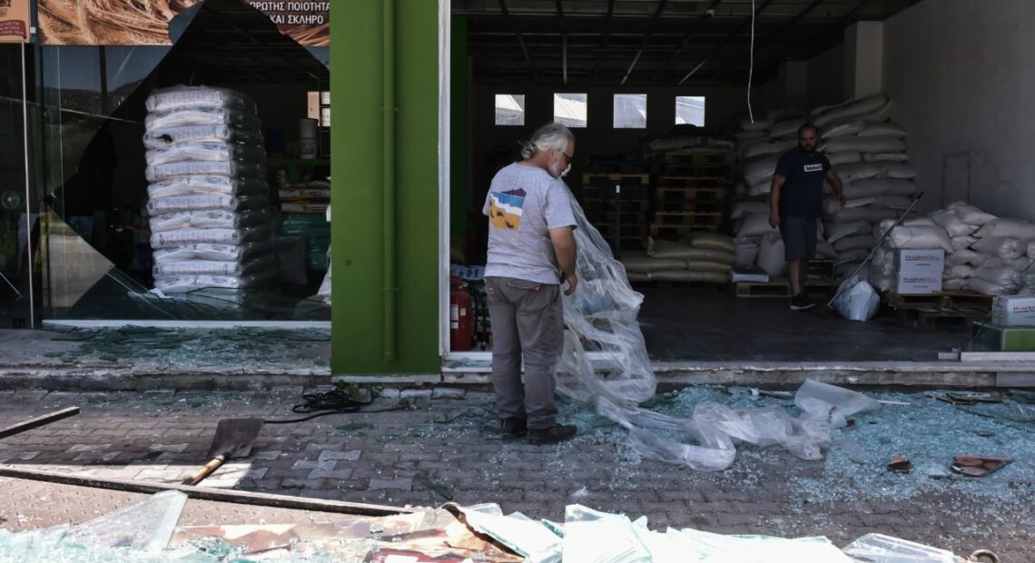 Βόλος: Επιστρέφουν στα σπίτια τους οι κάτοικοι της Νέας Αγχιάλου (pics)