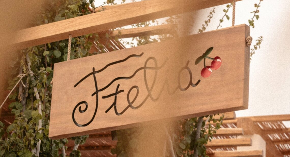 Γιατί όλοι μιλούν για το Ftelia Pacha Mykonos;