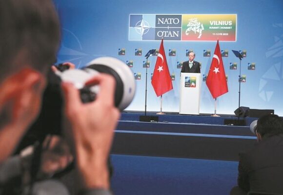 Δεν εγκαταλείπει τα τερτίπια ο «Σουλτάνος»