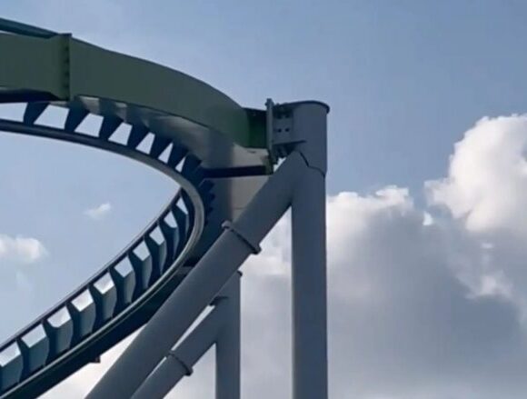 ΗΠΑ: Roller Coaster – γίγας λειτουργεί με τεράστια ρωγμή σε κολόνα στήριξής του