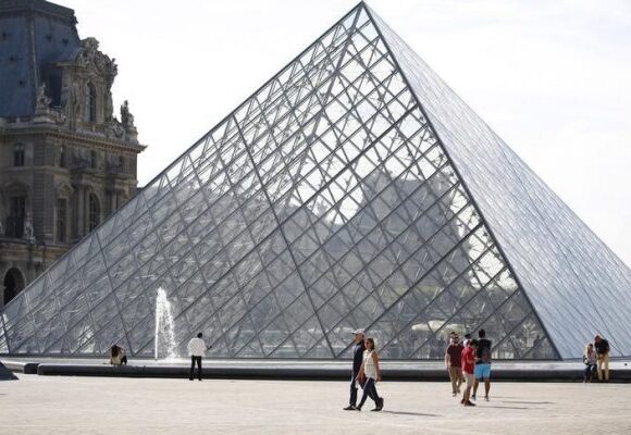 Μουσείο του Λούβρου: Η Ιταλία ζητάει την επιστροφή επτά αρχαιολογικών αντικειμένων που ήλθαν στην κατοχή του μετά από λεηλασίες
