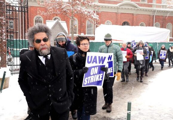 Ο Κόρνελ Γουέστ κατεβαίνει υποψήφιος για πρόεδρος και οι Δημοκρατικοί τον θεωρούν… ζημιάρη