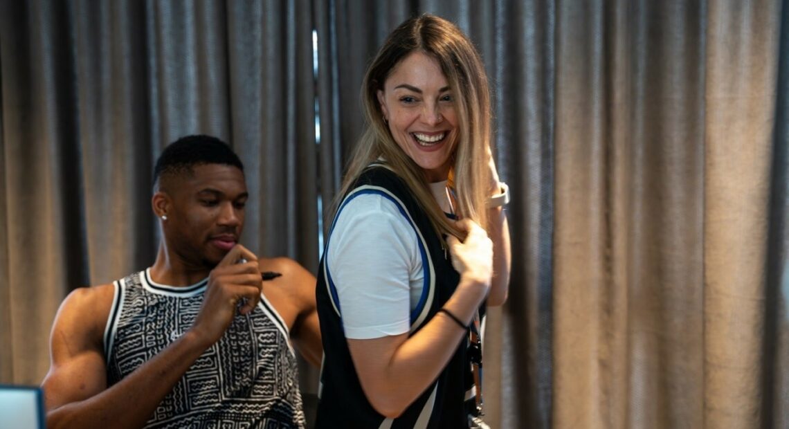 Οι Antetokounbros στο νέο σπίτι της Kaizen Gaming (pics)