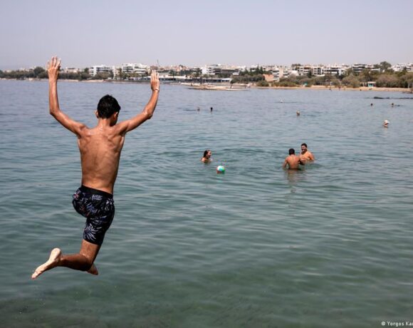 Τουρισμός: Τελικά, πόσο θα επηρεαστεί από τον καύσωνα