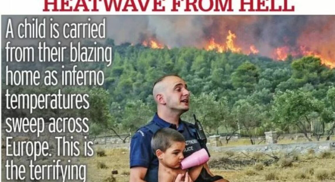 Φωτιά στα Δερβενοχώρια: Στα βρετανικά πρωτοσέλιδα ο αστυνομικός που πήρε παιδιά στα χέρια