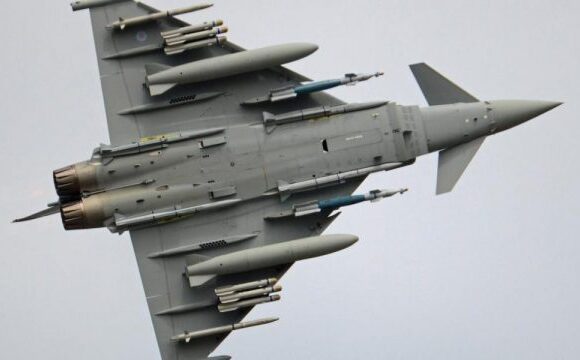 Βρετανικά μαχητικά Typhoon αναχαίτισαν δύο ρωσικά βομβαρδιστικά βόρεια της Σκωτίας