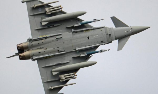 Βρετανικά μαχητικά Typhoon αναχαίτισαν δύο ρωσικά βομβαρδιστικά βόρεια της Σκωτίας