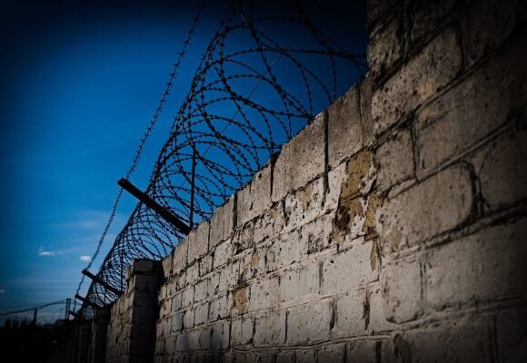 Ιράν: Φωτιά πυροδότησε νάρκες γύρω από τη φυλακή Εβίν