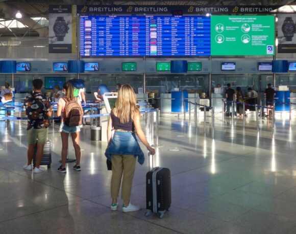 Κι όμως, ο τουρισμός είναι πάνω – Τι αποκαλύπτουν τα επίσημα στοιχεία (γράφημα)