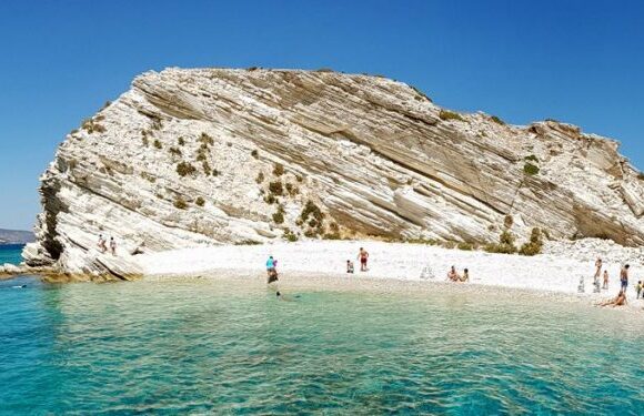 Λειψοί: Ένα νησί χωρίς ξαπλώστρες – «Πάντα καταστρατηγείται το δικαίωμα που παραχωρείς σε επιχειρηματίες»