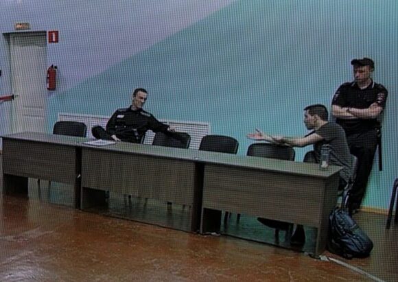 Ναβάλνι: Καλεί τους Ρώσους σε αντίσταση κατά του Κρεμλίνου μετά τη νέα καταδίκη του