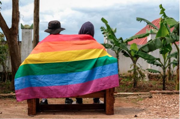 Ουγκάντα: Στη φυλακή νεαρός για το κακούργημα της «διακεκριμένης ομοφυλοφιλίας»