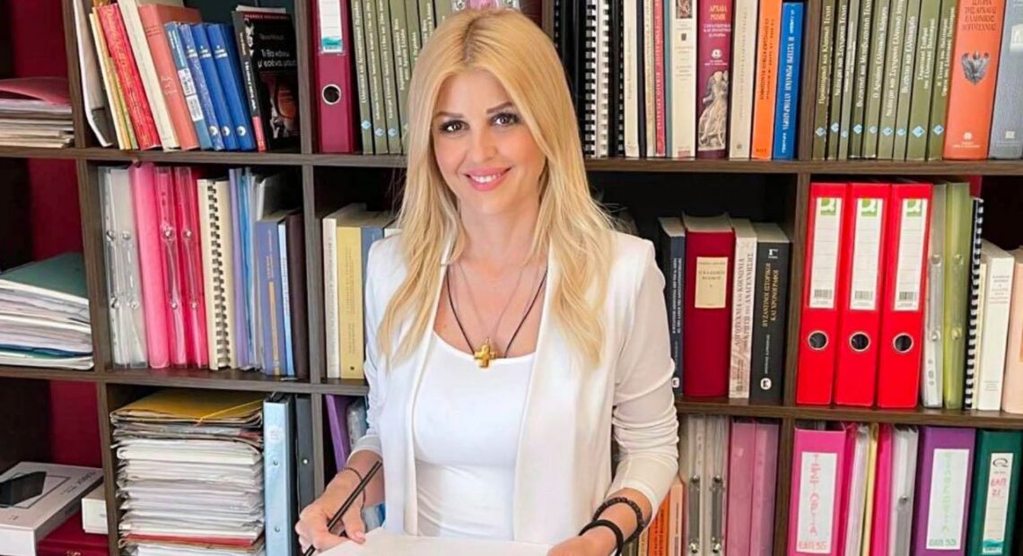 Πότε ξεκινούν οι αιτήσεις για τους υποψήφιους στις Σχολές Ξεναγών Υπουργείου Τουρισμού (pic)