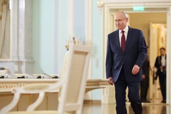 Ρωσία: Ο Πούτιν κατάλαβε ότι οι εκλογές και οι πόλεμοι κερδίζονται στις πλατείες