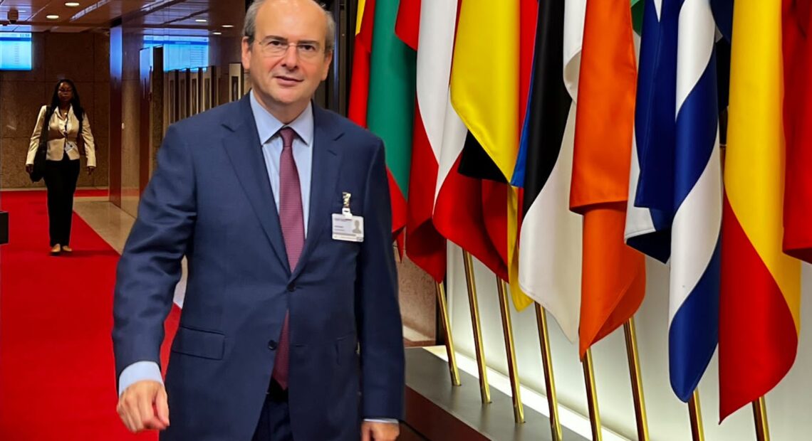 Στη Βουλή το νομοσχέδιο για τη διαφάνεια και την καταπολέμηση της φοροδιαφυγής μέσα από ψηφιακές πλατφόρμες | Αυτόματη ανταλλαγή δεδομένων | Ποινές στις πλατφόρμες και στους χρήστες