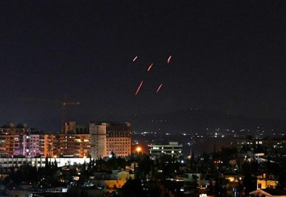 Συρία: 4 νεκροί και 4 τραυματίες σε νέα ισραηλινή επιδρομή στα περίχωρα της Δαμασκού