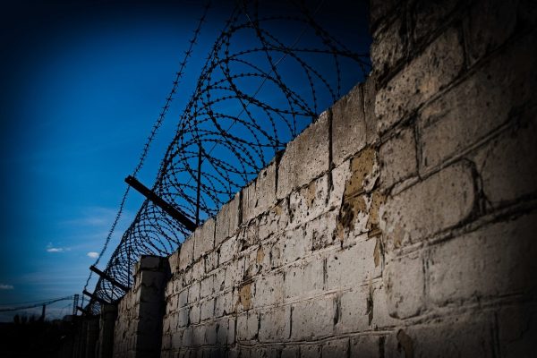 Το Ιράν αποφυλάκισε πέντε Αμερικανοϊρανούς – Περιμένει «ξεπάγωμα» περιουσιακών στοιχείων