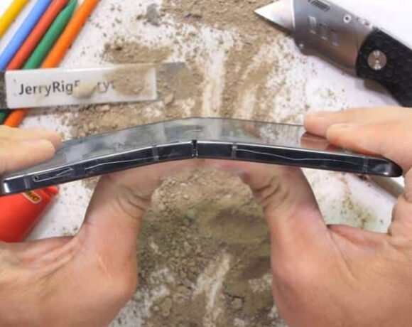 Samsung Galaxy Z Flip 5: Υποβλήθηκε σε βασανιστήρια