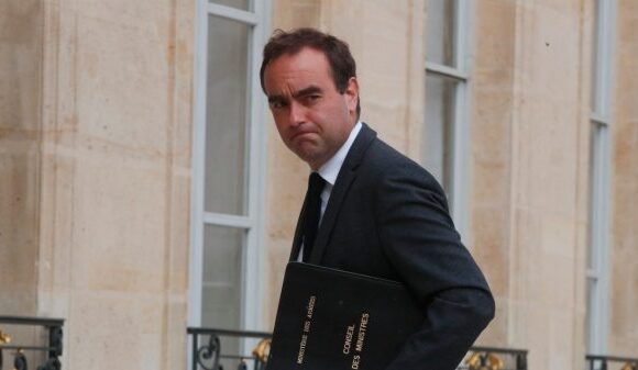 Γκαμπόν: Ανεστάλη η στρατιωτική συνεργασία με τη Γαλλία – Επιφυλακτική στάση από το Παρίσι