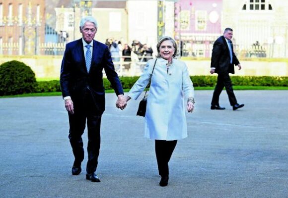 Η μεγάλη των Κλίντον επιστροφή