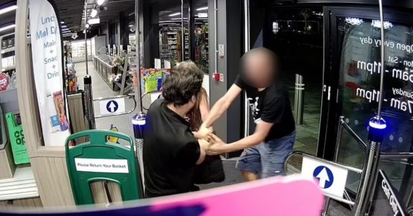 Ισλανδία: Υπάλληλοι σουπερμάρκετ δέχθηκαν επίθεση από ληστές με βελόνα και τώρα είναι θετικοί στον ιό Hiv