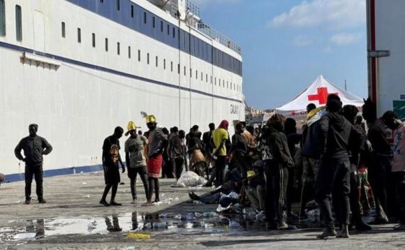 Ιταλία: Μωρό πέντε μηνών πνίγηκε κατά τη διάρκεια επιχείρησης διάσωσης μεταναστών στο νησί Λαμπεντούζα
